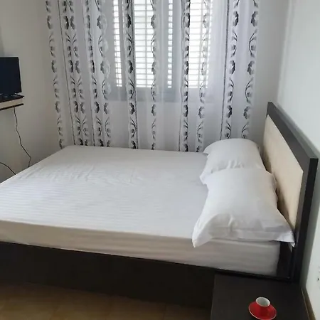 Vila Kalluci Lejlighedshotel *