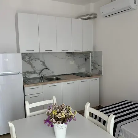Apart Otel Kalluci 3*