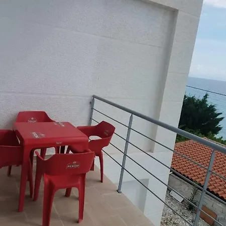 Vila Kalluci Aparthotel Borsh